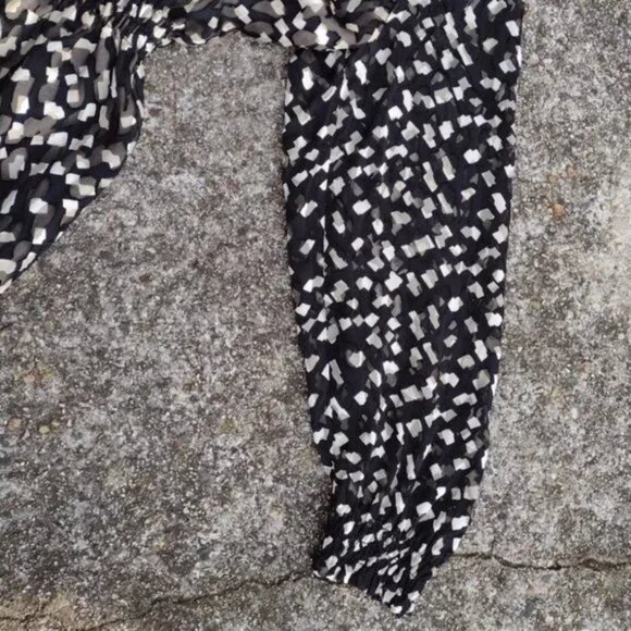 Theory Women's Black Gold Silk Blend Square Burnout Peplum Tie Neck Blouse S NWT - Picture 7 of 8